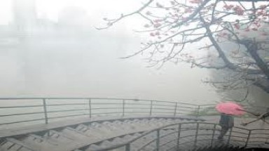 Sương mù bao phủ Bắc Bộ vào ban đêm và sáng sớm