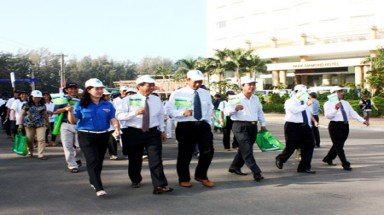 Bình Thuận: mít- tinh hưởng ứng Tuần lễ môi trường văn hóa du lịch 2011