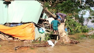 Đồng Tháp: Gió lốc thiệt hại hàng chục căn nhà