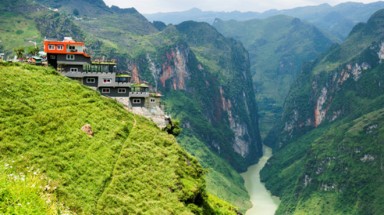 Công trình sai phép ở Mã Pì Lèng: Trách nhiệm chính quyền địa phương ở đâu?