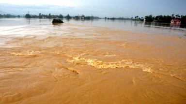  Miền Trung - Tây nguyên: Lũ các sông đạt đỉnh