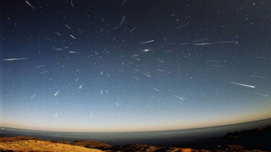 Đêm nay xem mưa sao băng