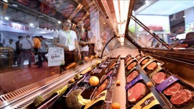 Biến đổi khí hậu: Giới khoa học kêu gọi giảm ăn thịt để bảo vệ Hành tinh Xanh