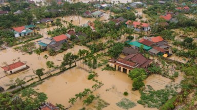 Việt Nam đang chịu "tác động thời tiết tồi tệ nhất thế giới"