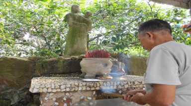 Thực hư lời đồn thổi lấy đá của chùa... bị oán