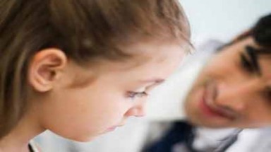 Cảnh báo thực phẩm gây dậy thì sớm ở bé gái