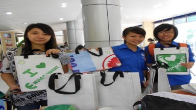 Túi tái chế từ các banner