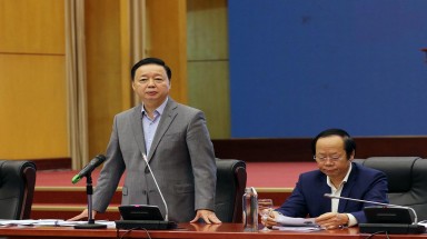 Doanh nghiệp ”kêu trời” vì phải thu gom ô tô để tái chế, Bộ trưởng TN-MT nói gì?