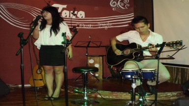 Đêm guitar gây quỹ “Xuân yêu thương 2012”