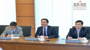  Không cho tố cáo bằng email, điện thoại là quá vô lý!