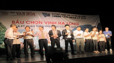 Hơn 10.000 sinh viên bầu chọn vịnh Hạ Long