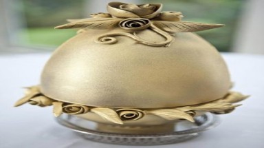 Chiếc bánh tráng miệng làm từ vàng và kim cương