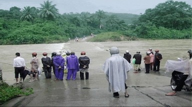  Quảng Nam: Thuỷ điện xả lũ, nhiều nơi chìm trong nước