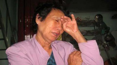 Hé lộ thư tuyệt mệnh của bà mẹ Việt ôm 2 con nhảy lầu tự tử