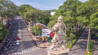 Tượng đài và linh hồn đô thị