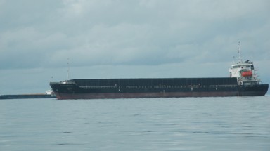 Kiên Giang: Tàu nước ngoài hút cát gần Phú Quốc