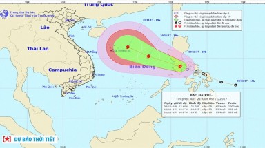 Bão số 13 Haikui tăng tốc vùn vụt vào Biển Đông, giật cấp 12-13