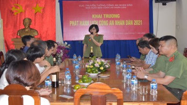 Nhà Xuất bản Công an nhân dân phát hành lịch CAND 2021
