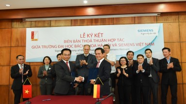 Trường Đại học Bách Khoa Hà Nội và Siemens ký kết Biên bản ghi nhớ phát triển tài năng tương lai về kỹ thuật số 