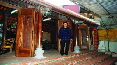 Thực hư ngôi nhà gỗ sưa trị giá hơn trăm tỷ đồng