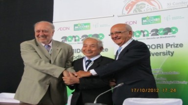 Giáo sư Võ Quý : Người Việt Nam đầu tiên nhận giải thưởng MIDORI