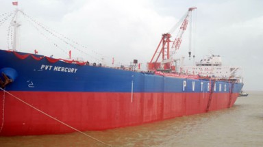  Tàu chở dầu thô trọng tải 104.000 tấn hạ thuỷ