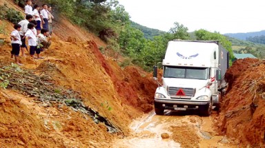 Miền Trung: Gấp rút khắc phục hậu quả lũ lụt
