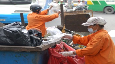 Thu phí vệ sinh và bảo vệ môi trường: Chưa đồng bộ