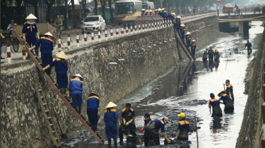 Hà Nội: Mất tiền tỉ để ở cạnh... kênh thối