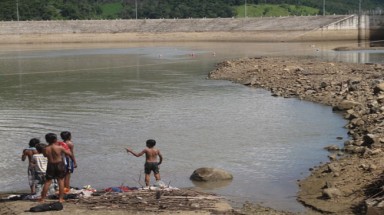 Phú Yên: Sông Ba kiệt dòng giữa mùa mưa