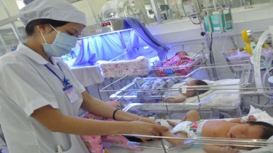  Cần giành sự sống cho trẻ sinh non