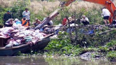 Bình Dương: Vỡ bờ bao trong đêm, dân trở tay không kịp