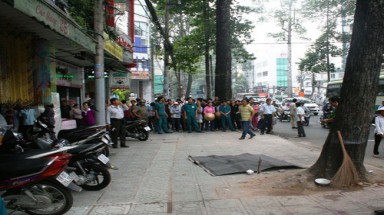  TPHCM: Bé trai rơi từ tầng 5, tử vong trên đường Ngô Gia Tự