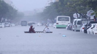 Đường phố Đà Nẵng biến thành sông sau mưa lớn