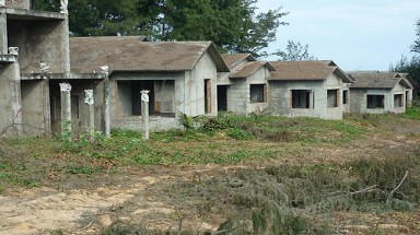 Phung phí "đất vàng": Chủ đầu tư đối phó