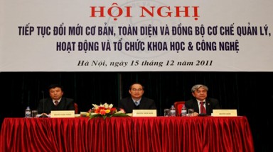  Tiếp tục đổi mới khoa học công nghệ