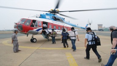 Di tản 900 công nhân giàn khoan dầu khí