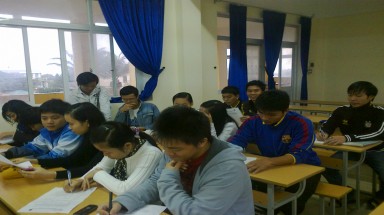 Phân hiệu Đại học Huế tại Quảng Trị ký ủng hộ dự án “Không chất độc hại trong thực phẩm”