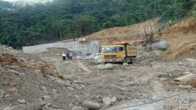Thủy điện Việt Nam đi “ngược chiều” thế giới: Không sạch mà cũng không rẻ