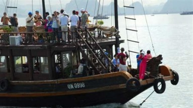 Vịnh Hạ Long:Tăng giá tham quan để... ngang tầm kỳ quan