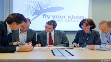 Trên 6.000 sinh viên đăng ký tham dự cuộc thi Airbus Fly Your Ideas