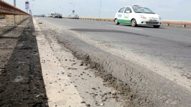  Tăng phí cũ, thu phí mới 