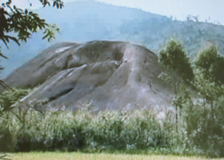 Bí ẩn "hòn đá biết đi" ở Tây Nguyên