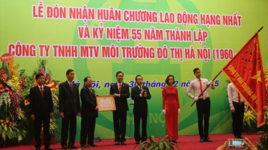 Khởi tố, bắt nhiều cán bộ môi trường đô thị Hà Nội