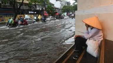 Mưa lũ tại miền Trung làm 14 người chết và mất tích