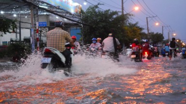 Đêm 8/12, các tỉnh Trung Trung Bộ có nơi mưa to