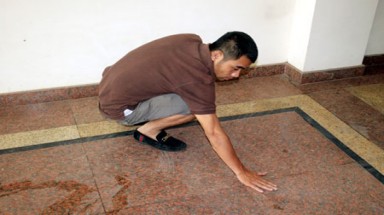  Cần Thơ: Nền nhà đột nhiên bốc khói, nóng 80 độ C