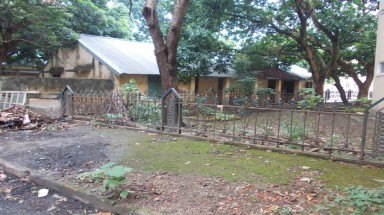 Rùng rợn những “ngôi nhà ma” giữa lòng Hà Nội: Uẩn ức bên khu nhà xác