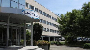 Pháp thu hồi hàng tấn sữa của Lactalis