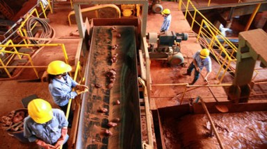   Bôxit Tân Rai ra lò mẻ alumin đầu tiên